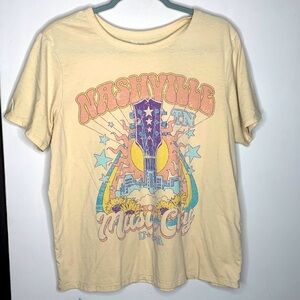 Zoe + Liv Short Sleeved Nashville, TN Music City USA Tee Shirt Yellow Size XL